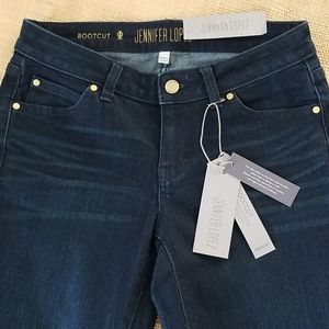 🌿NWT▪︎JENNIFER LOPEZ bootcut jeans▪︎sz 2